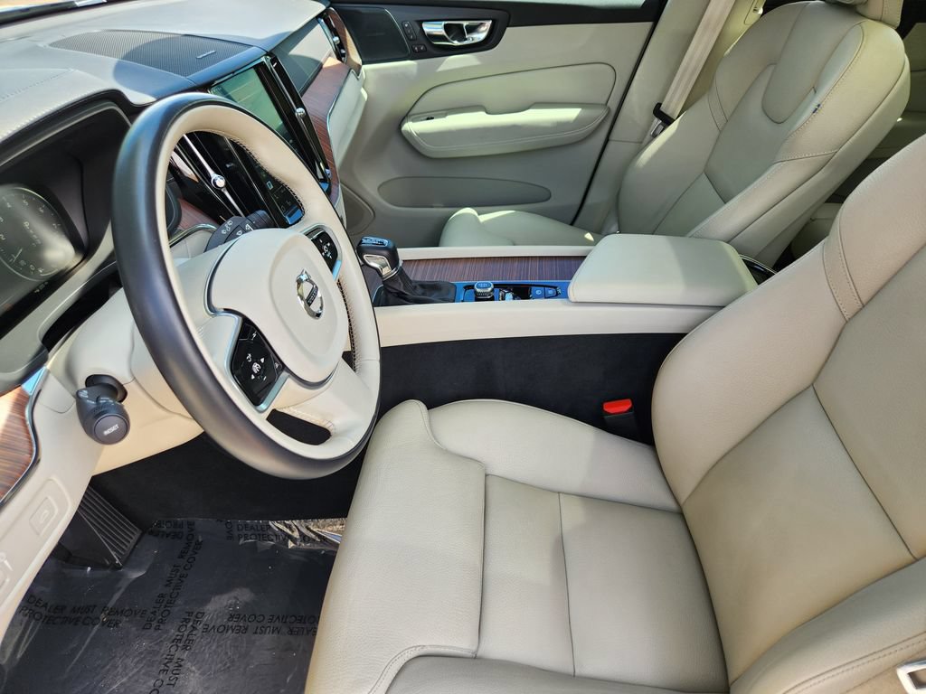 Used 2019 Volvo XC60 T6 Inscription w/ Protection Package Premier AWD/4WD image 4