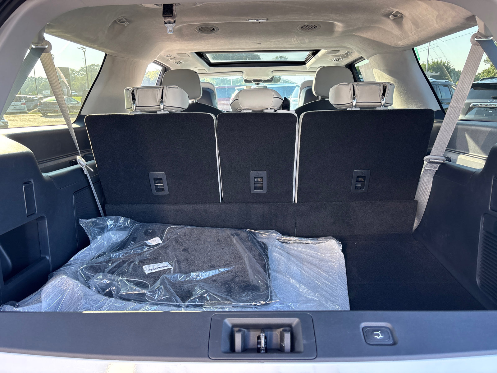 New 2027 Lincoln Navigator L Black Label w/ Black Label Special Edition AWD/4WD image 9