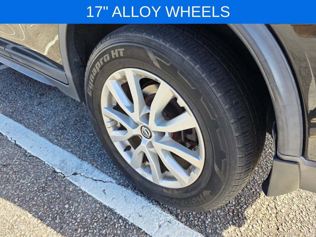 Used 2018 Nissan Rogue SV image 30