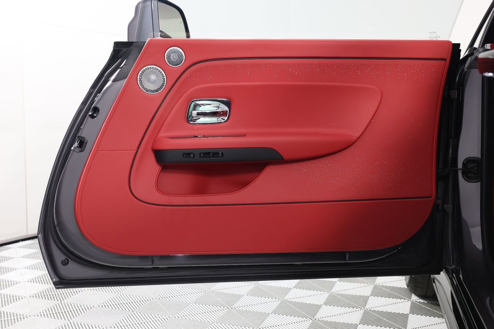 New 2026 Rolls-Royce Spectre Black Badge image 23