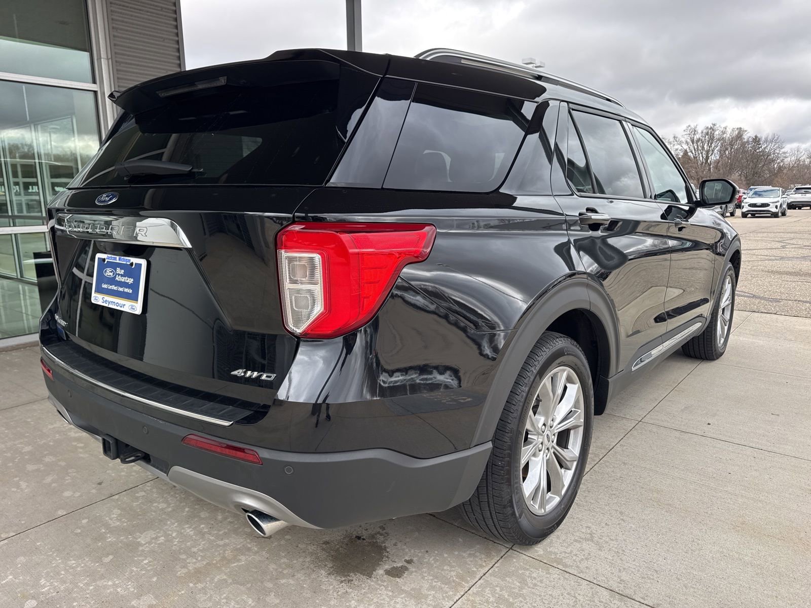 Certified 2024 Ford Explorer Limited w/ Limited Technology Package AWD/4WD image 8