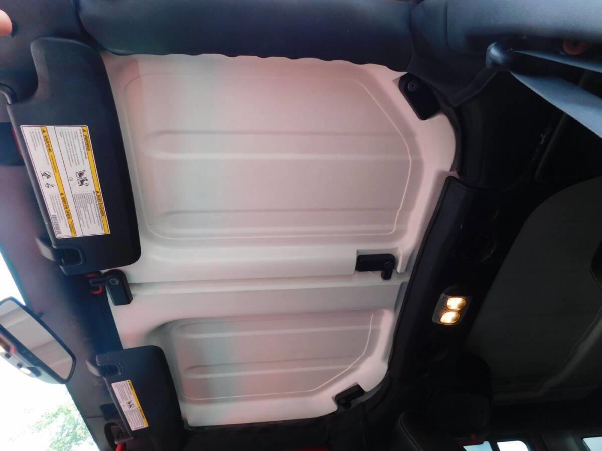 Used 2018 Jeep Wrangler Unlimited Sport image 15