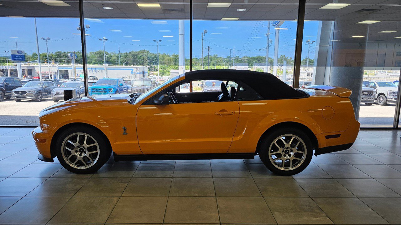 Used 2007 Ford Mustang Shelby GT500 RWD image 2