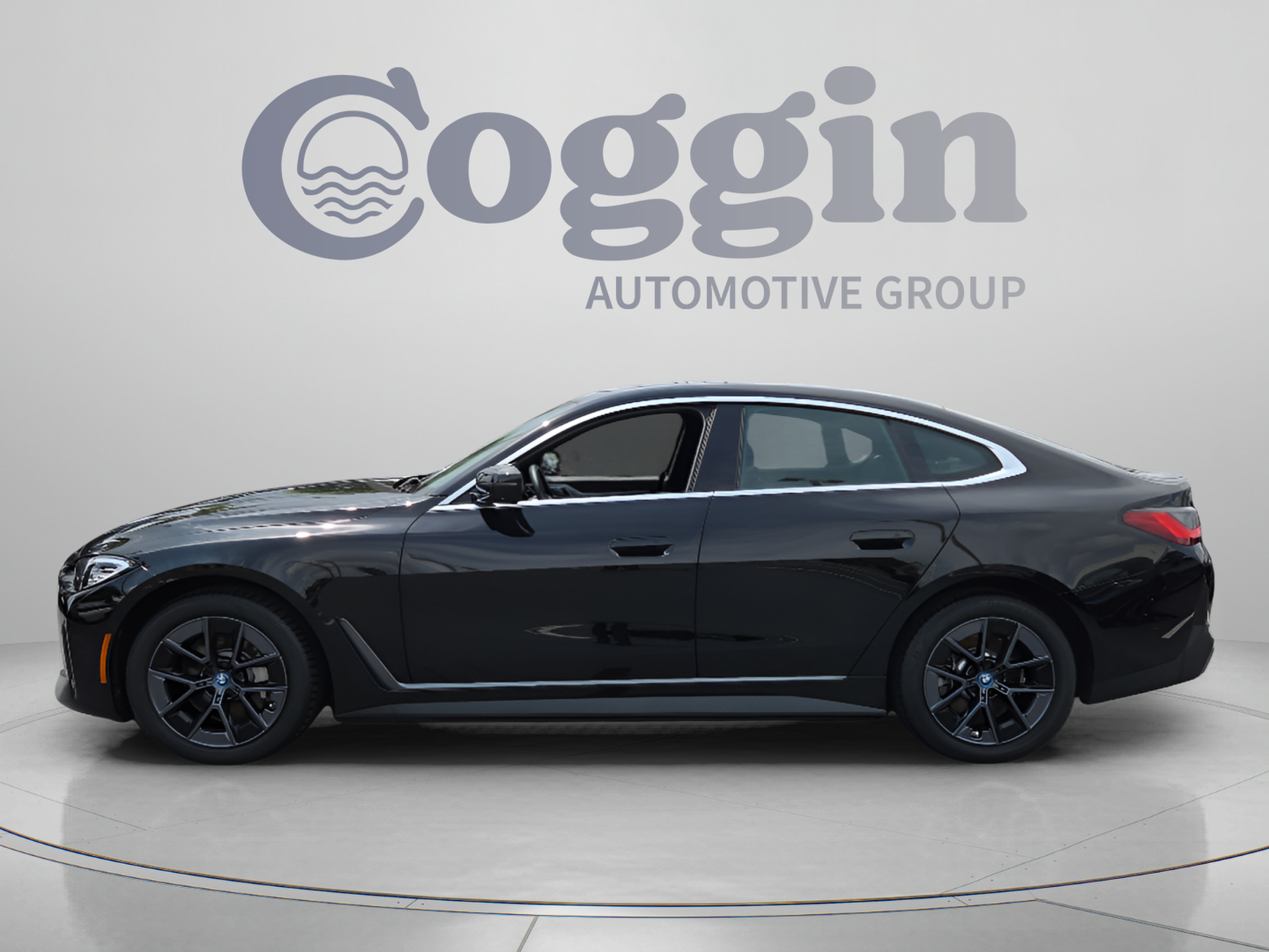 Used 2024 BMW i4 eDrive35 w/ Convenience Package RWD image 2