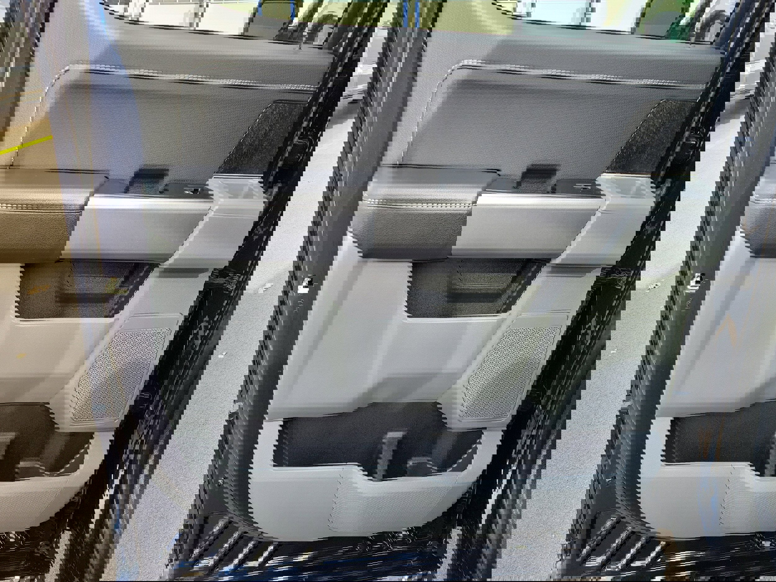 Used 2022 Ford F150 XLT w/ Equipment Group 302A High image 10