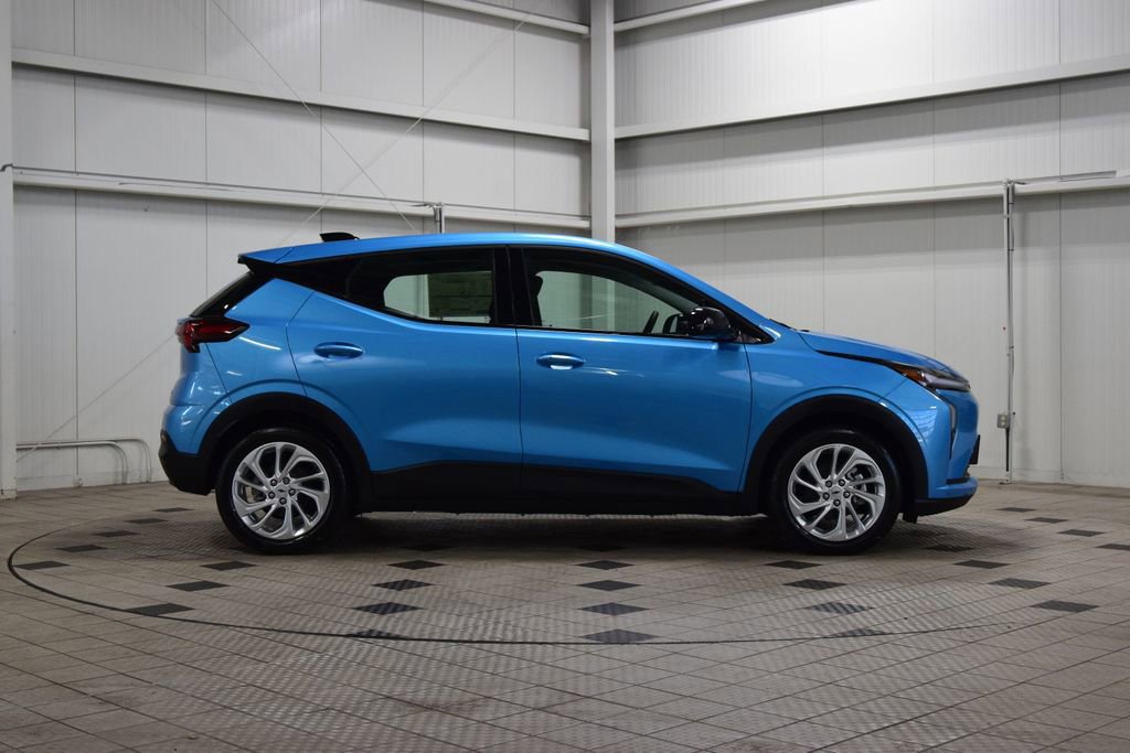 New 2027 Chevrolet Bolt LT w/ Comfort Package image 9