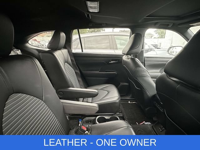 Used 2024 Toyota Highlander XSE AWD/4WD image 3