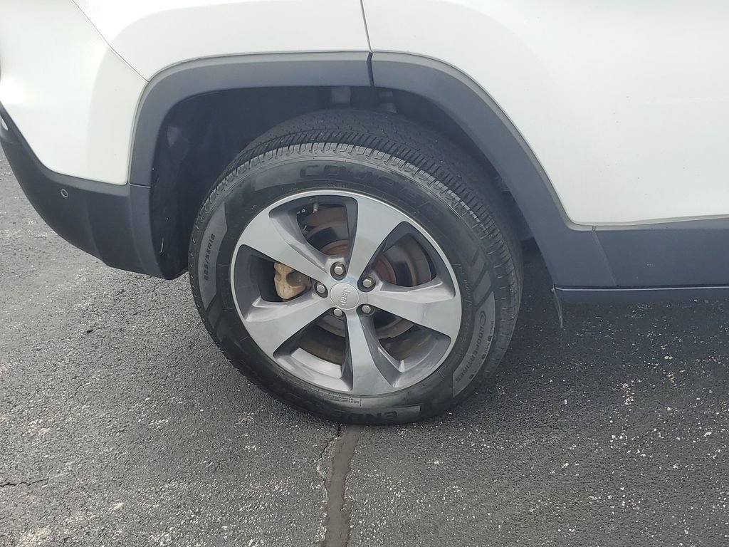 Certified 2019 Jeep Cherokee Limited w/ Luxury Group FWD image 5