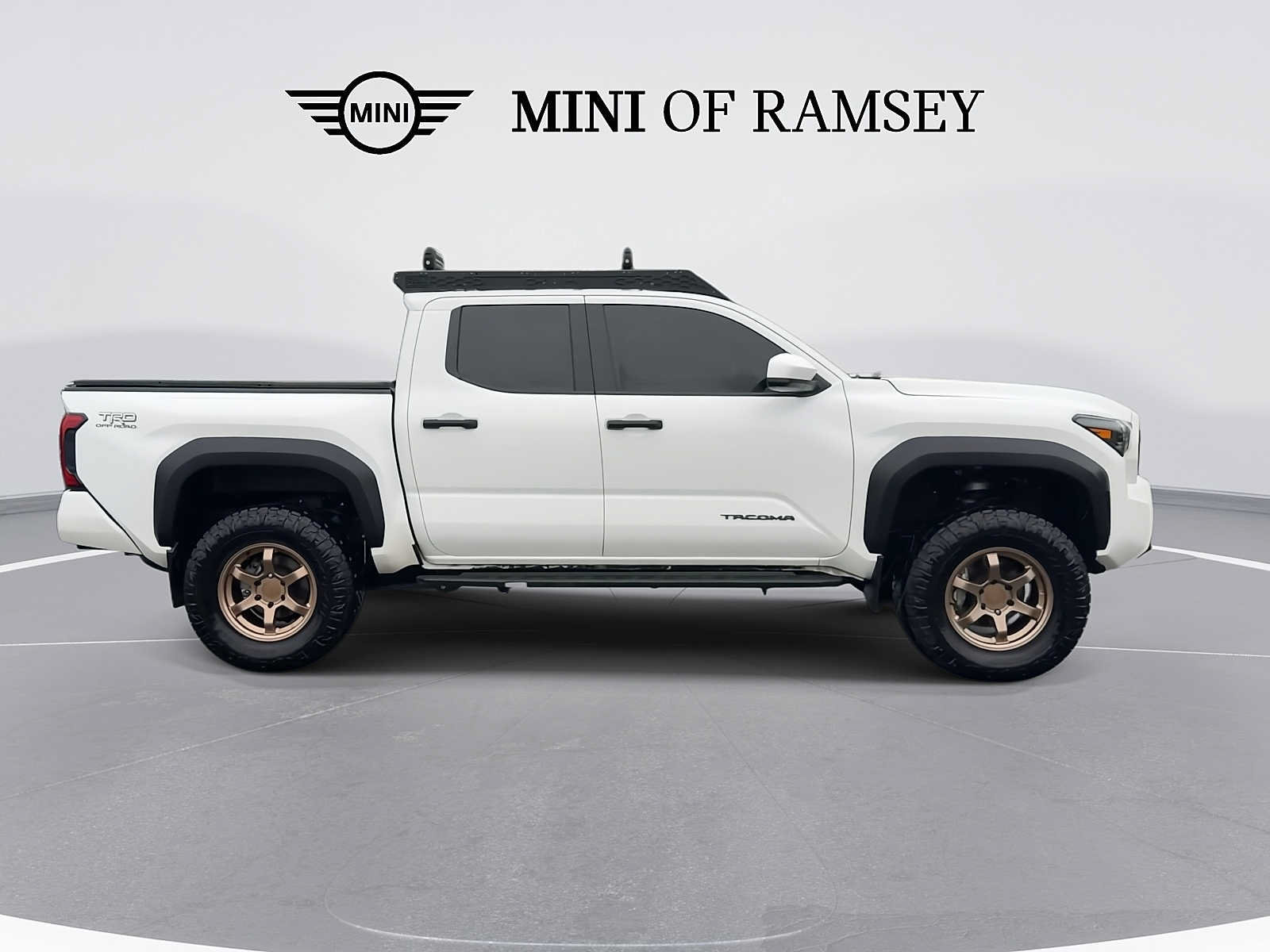Used 2024 Toyota Tacoma TRD Off-Road AWD/4WD image 9
