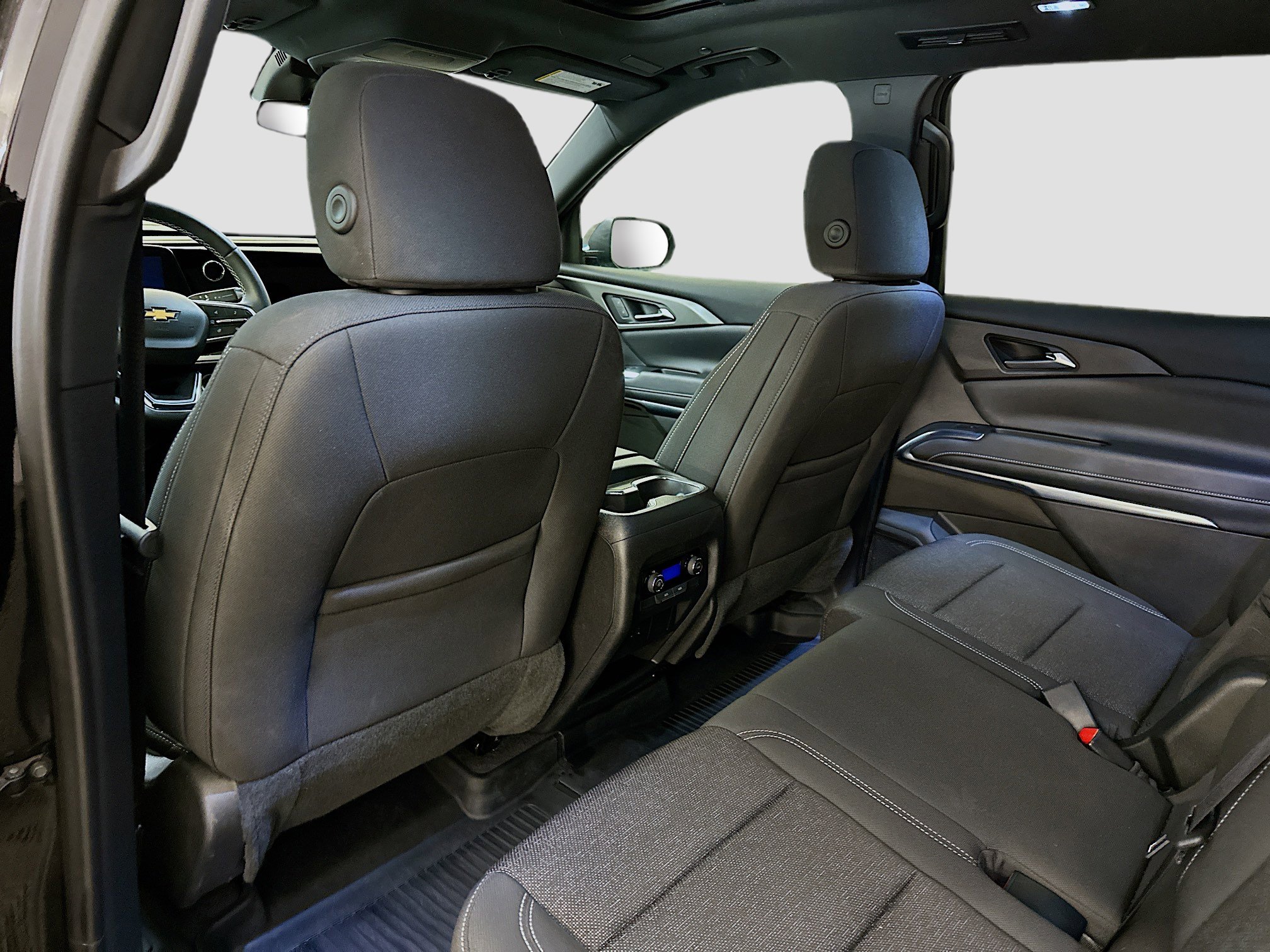 Used 2025 Chevrolet Traverse LT w/ Sun and Wheel Package image 29