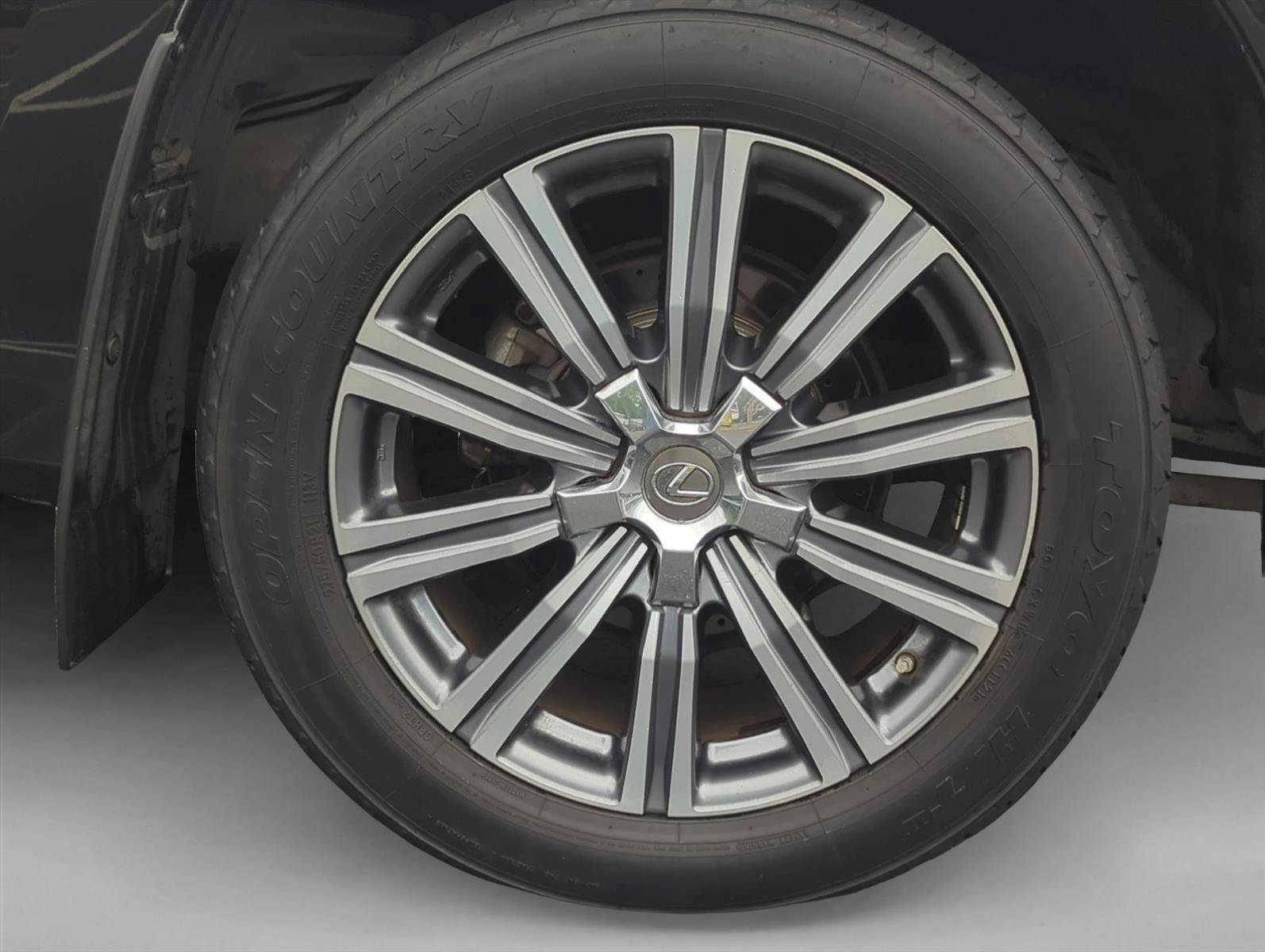 Used 2016 Lexus LX 570 4WD w/ Luxury Package image 7