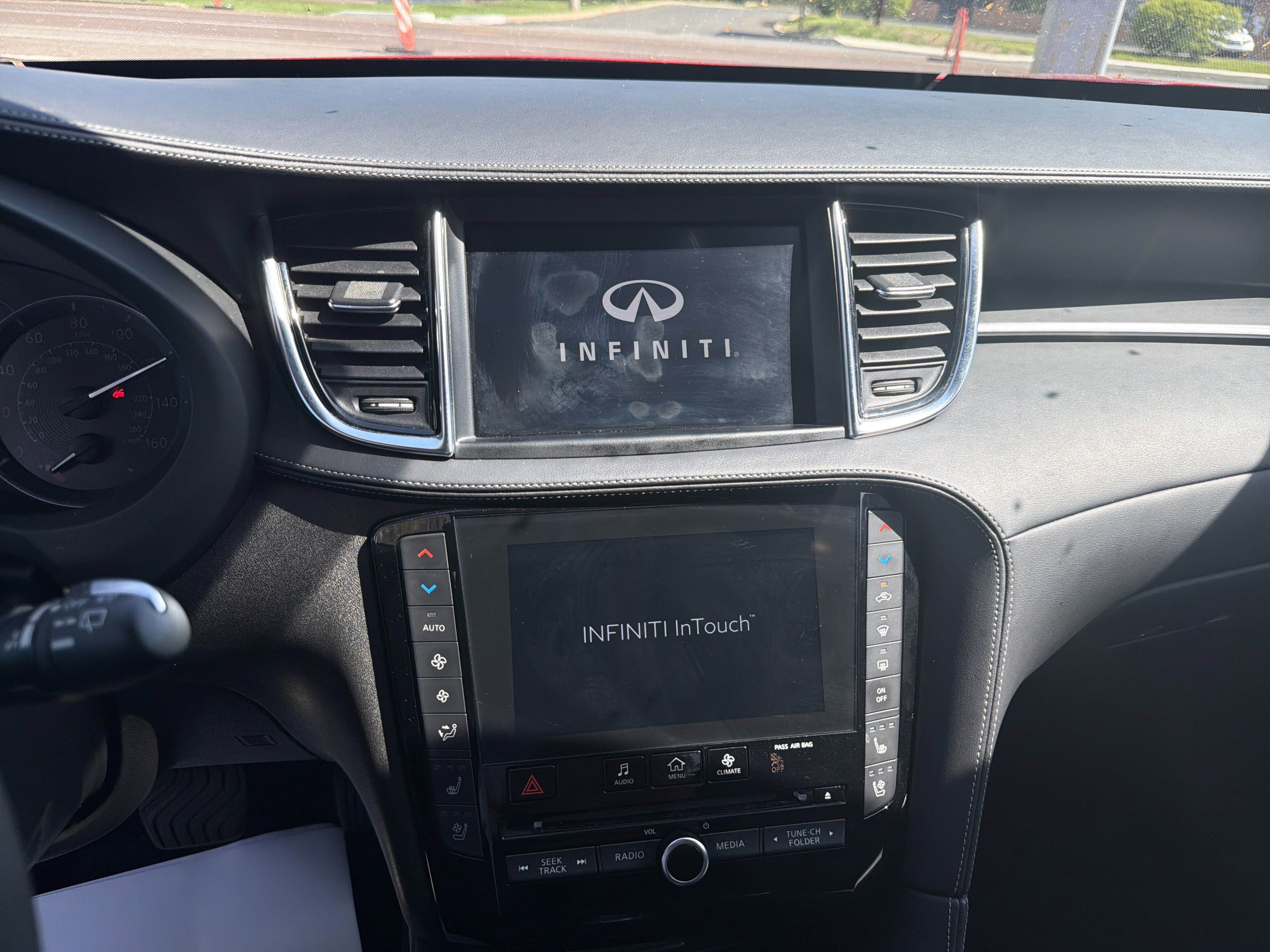 Used 2023 INFINITI QX55 Essential image 15