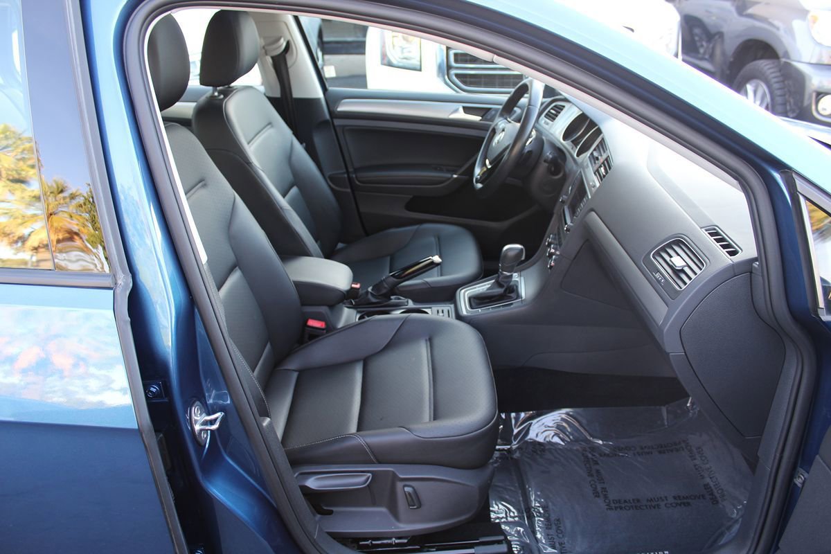 Used 2017 Volkswagen Golf Wolfsburg Edition FWD image 22