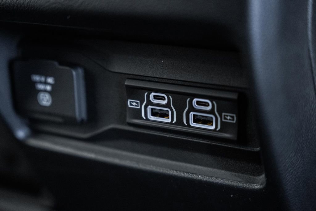 New 2025 Jeep Grand Cherokee Altitude image 31