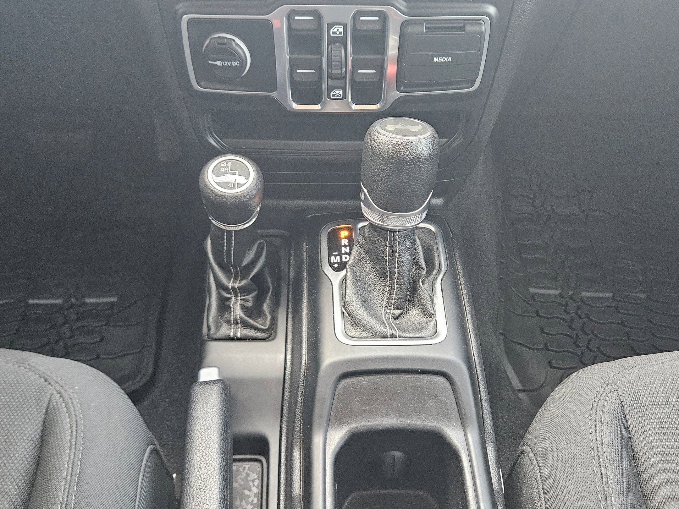 Used 2020 Jeep Wrangler Unlimited Sahara AWD/4WD image 13