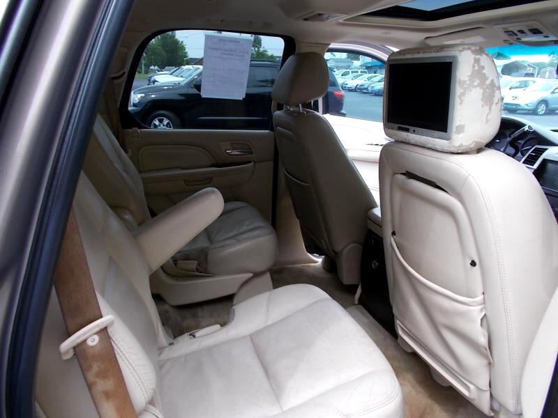Used 2007 Cadillac Escalade AWD w/ Information Package image 24