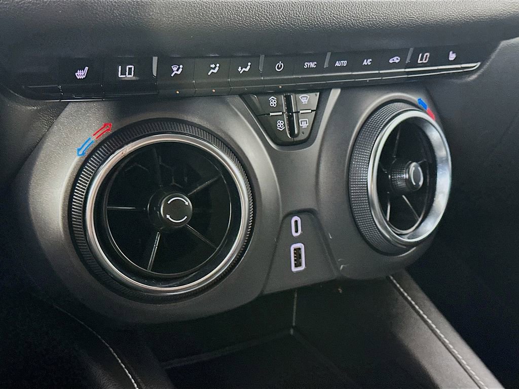 Used 2025 Chevrolet Blazer LT FWD image 18