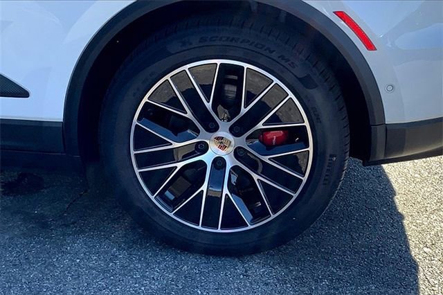 Certified 2025 Porsche Macan 4S Electric image 17
