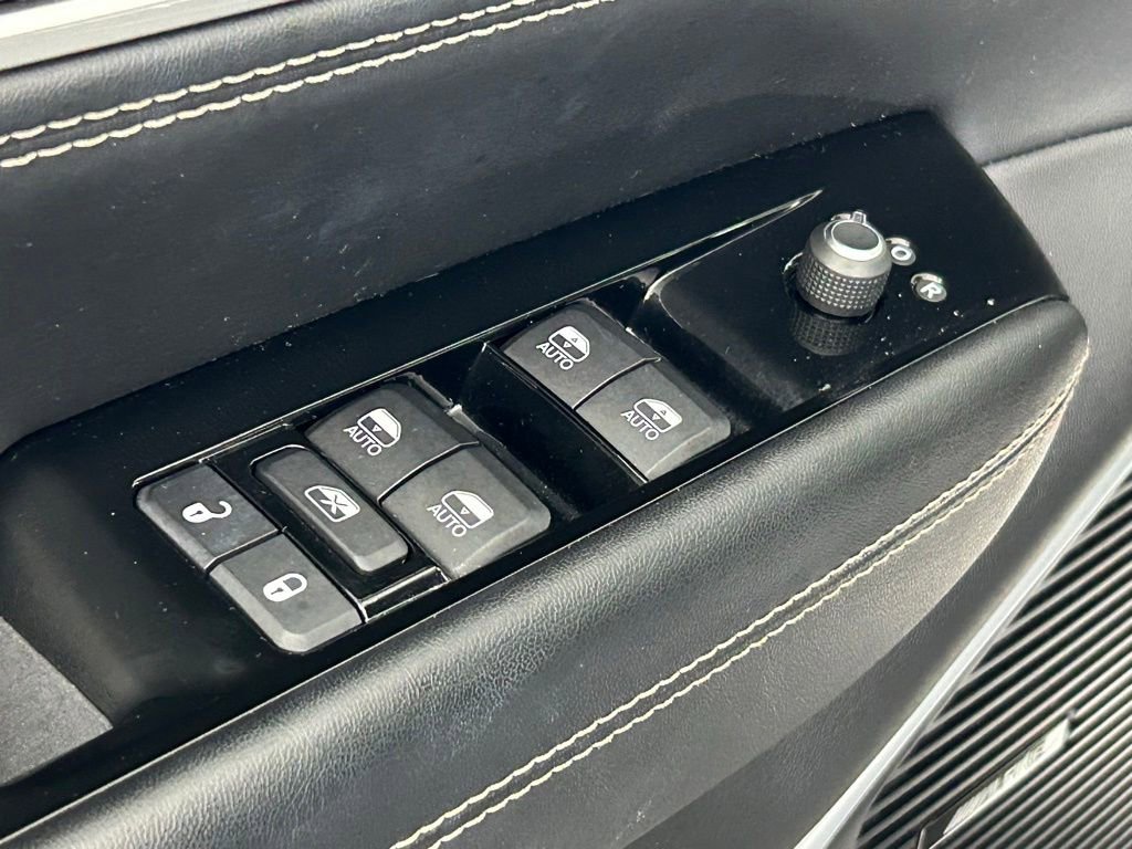 Used 2022 Jeep Wagoneer Series II AWD/4WD image 35