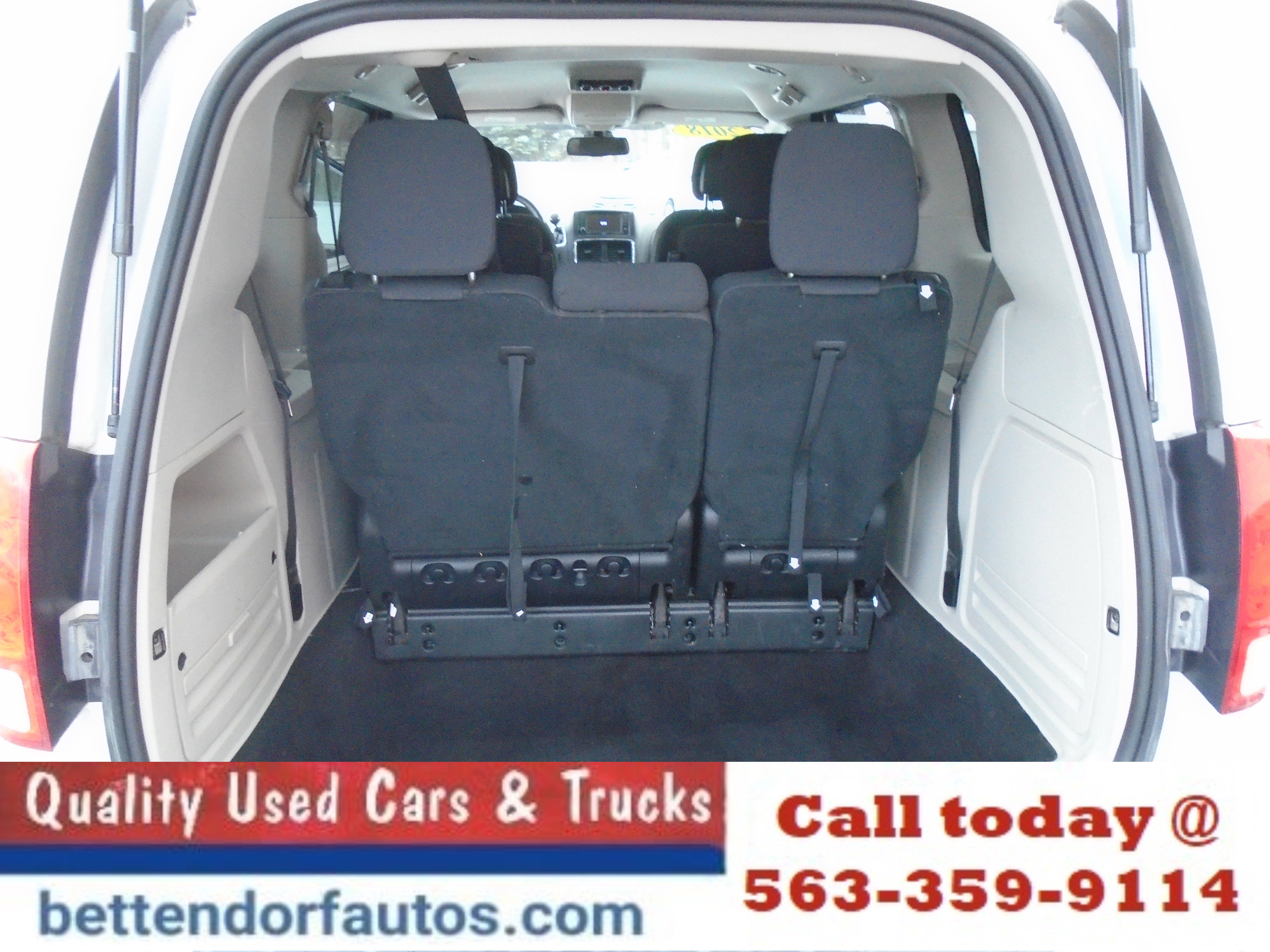 Used 2018 Dodge Grand Caravan SE w/ UConnect Hands-Free Group image 10