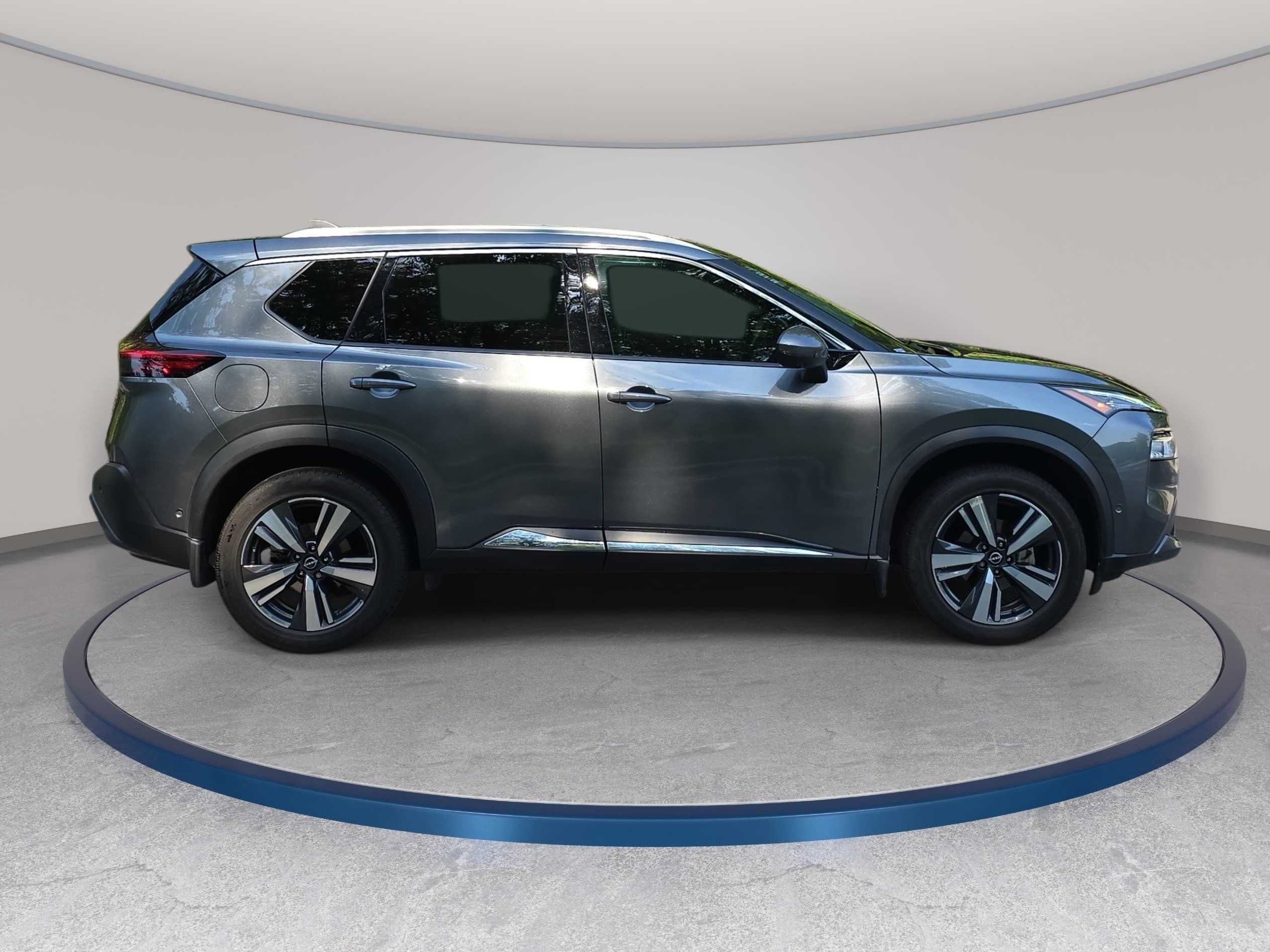 Used 2023 Nissan Rogue SL w/ SL Premium Package FWD image 4
