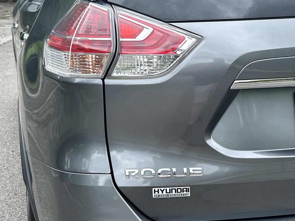Used 2015 Nissan Rogue SV FWD image 12