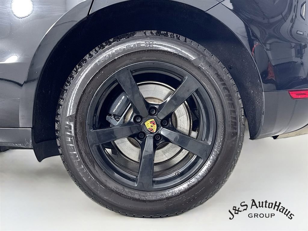 Used 2021 Porsche Macan image 38