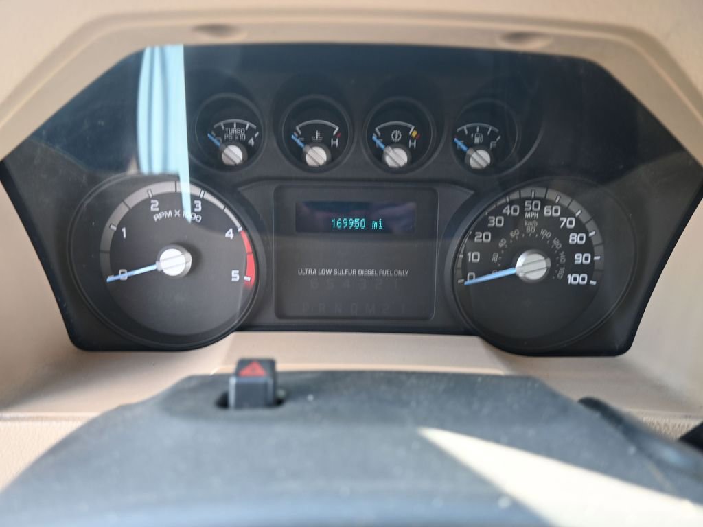 Used 2016 Ford F550 2WD Regular Cab Super Duty w/ XLT Interior Package image 38