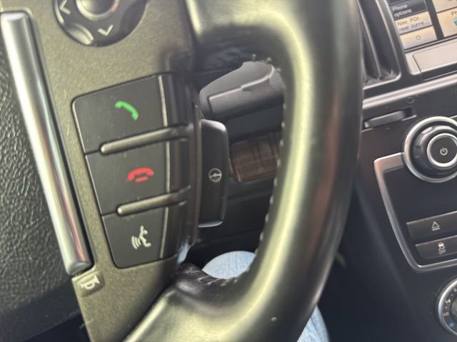 Used 2015 Land Rover LR2 image 22