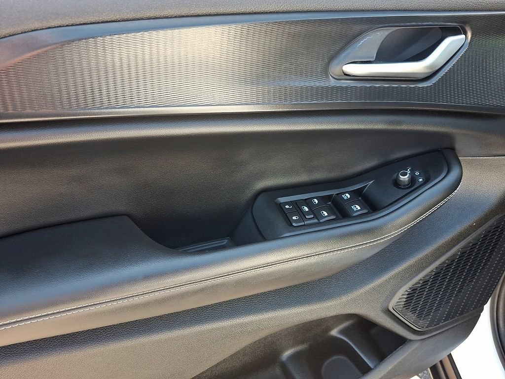 Used 2023 Jeep Grand Cherokee Altitude AWD/4WD image 13