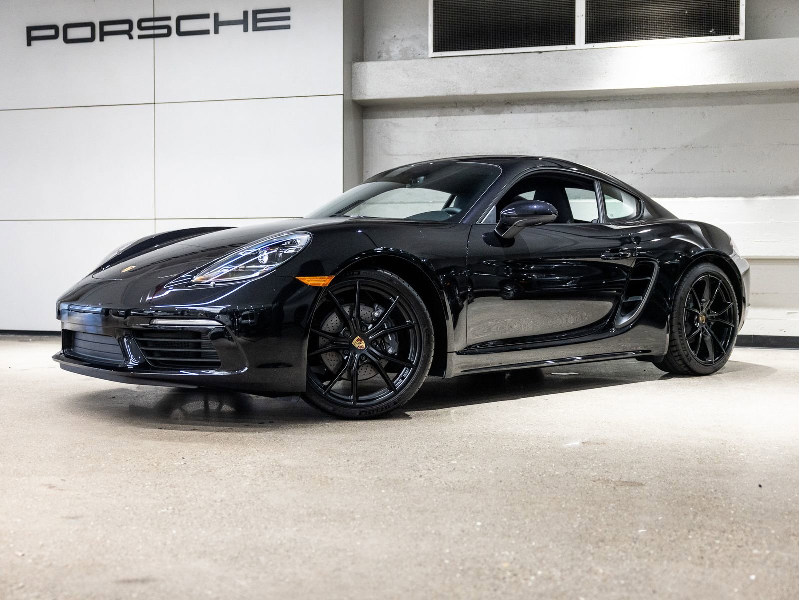Certified 2025 Porsche 718 Cayman RWD image 1