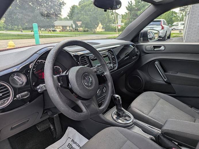Used 2014 Volkswagen Beetle 2.5 FWD image 12