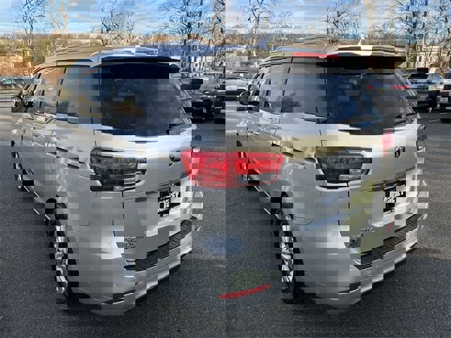 Used 2017 Kia Sedona LX w/ LX Essentials Premium Package image 6