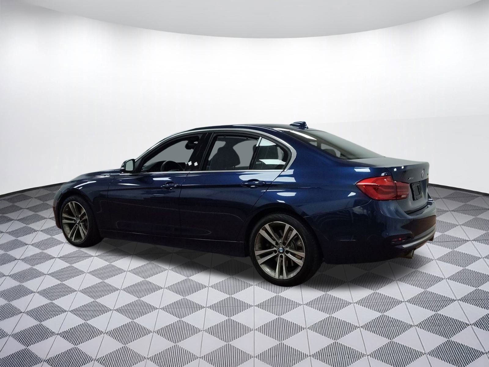 Used 2016 BMW 340i xDrive 340i xDrive image 3