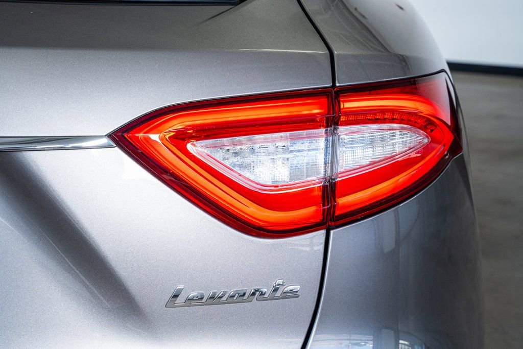 Used 2017 Maserati Levante w/ Luxury Package image 29