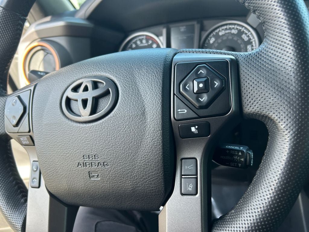 Used 2022 Toyota Tacoma TRD Off-Road AWD/4WD image 16