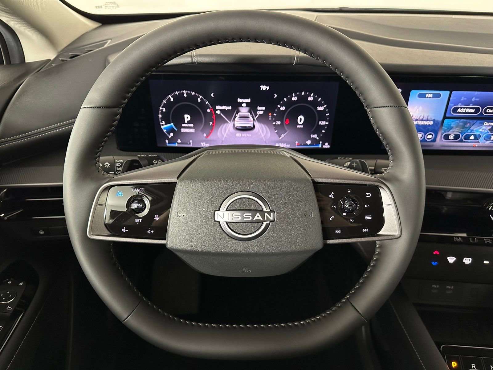 Used 2025 Nissan Murano SV image 11