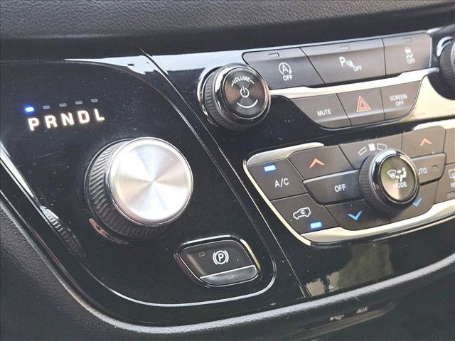 Used 2018 Chrysler Pacifica Touring Plus w/ S Appearance Package FWD image 16