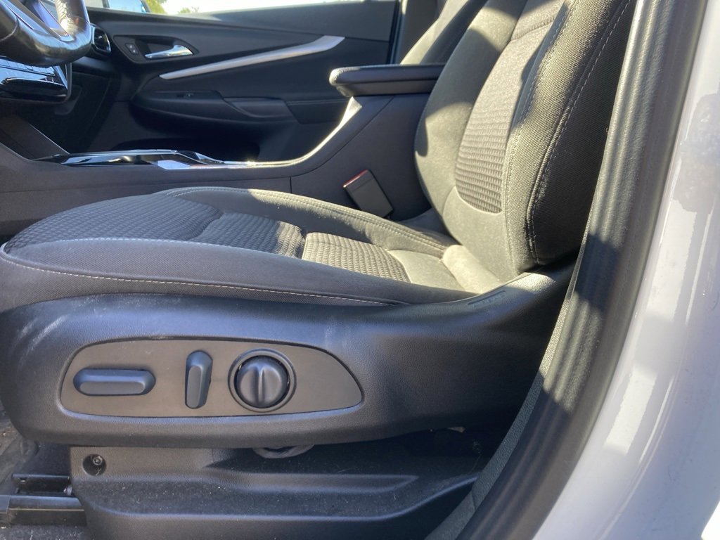 Used 2022 Chevrolet Bolt EUV LT w/ Comfort Package image 10