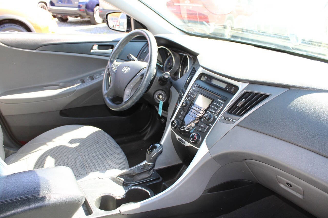 Used 2011 Hyundai Sonata GLS FWD image 12