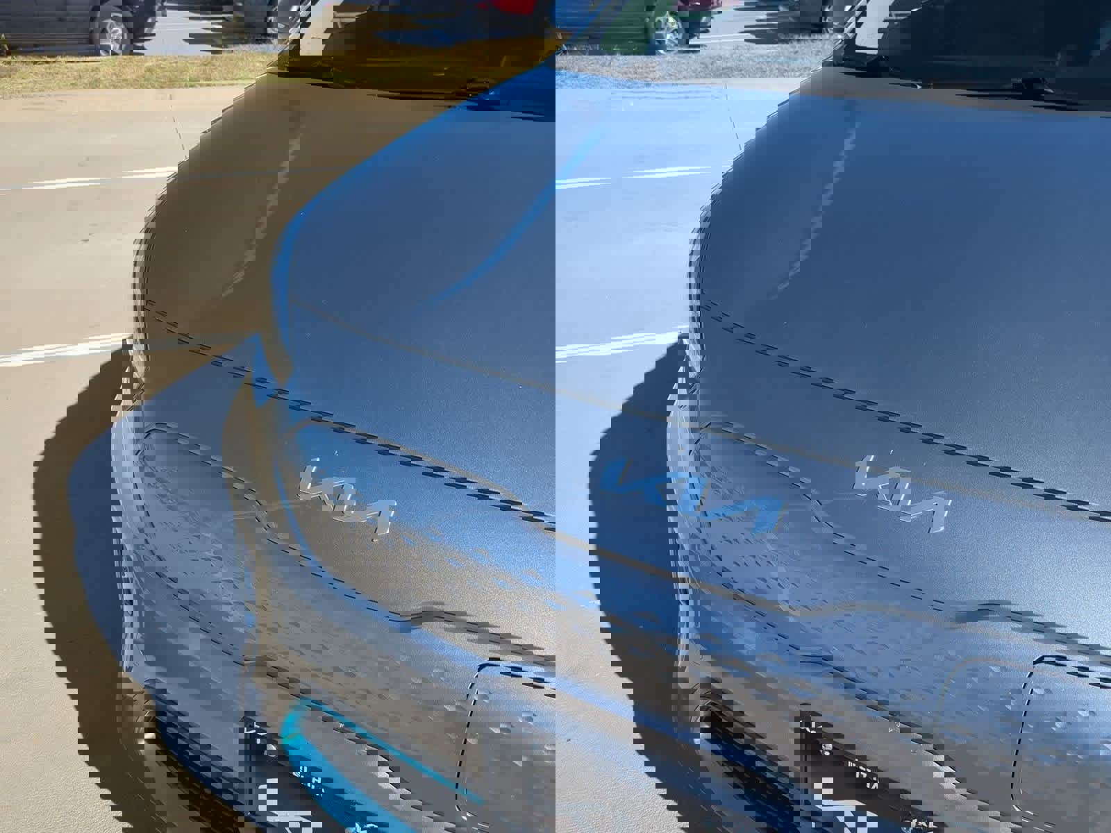 Certified 2022 Kia Niro EX image 11