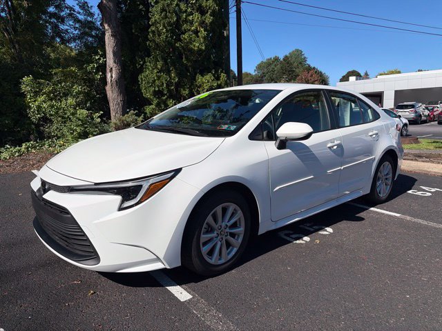 Used 2026 Toyota Corolla LE w/ LE Premium Package FWD image 8