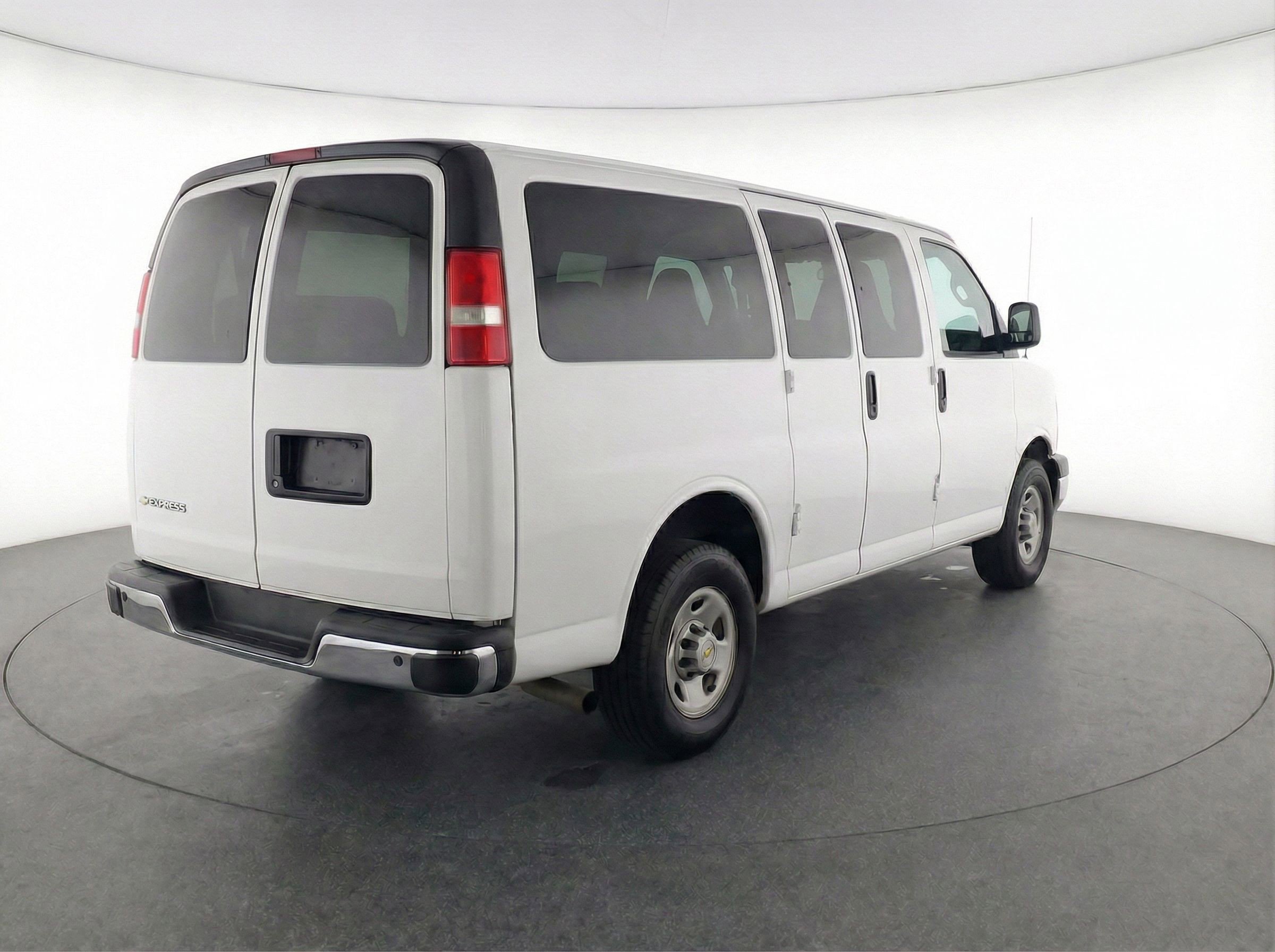 Used 2025 Chevrolet Express 3500 LT w/ LT Preferred Equipment Group image 9
