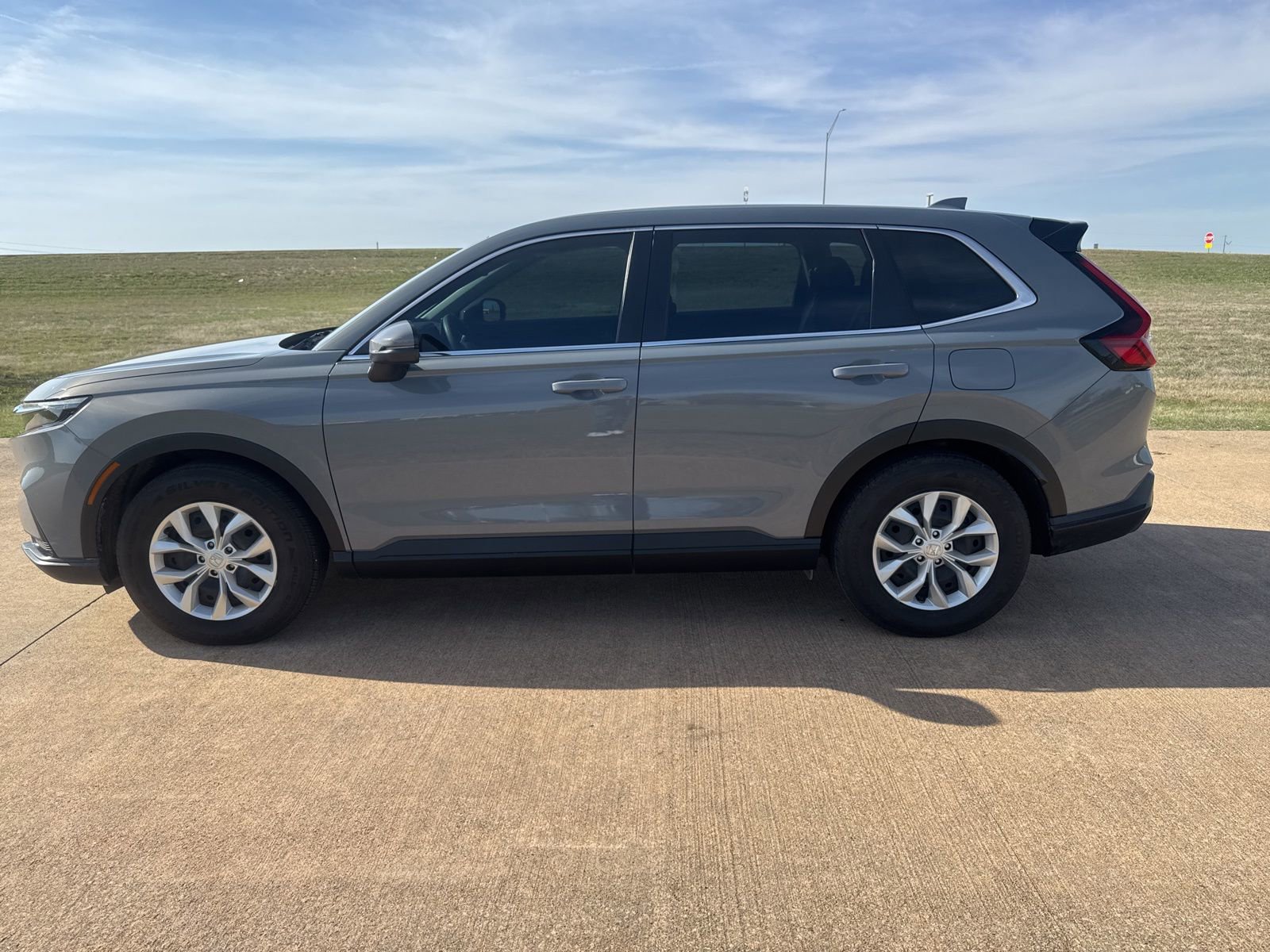 Used 2024 Honda CR-V LX image 2