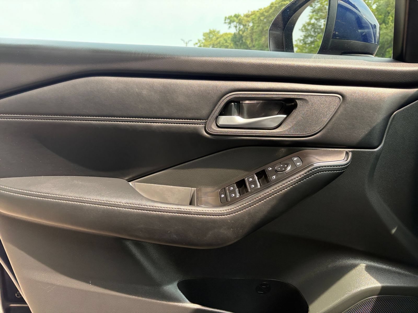 Used 2026 Nissan Rogue SL FWD image 18