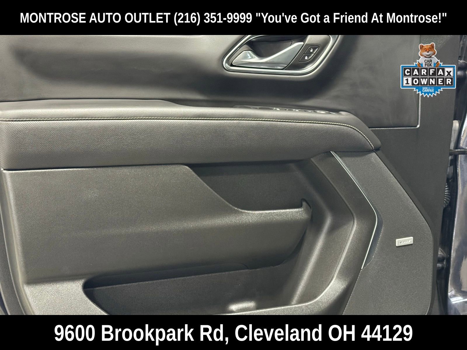 Used 2023 GMC Yukon XL SLT w/ SLT Premium Package image 11