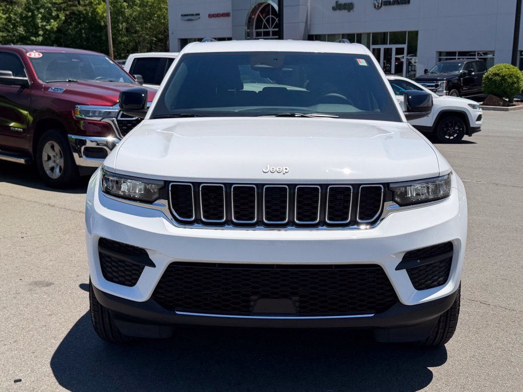New 2026 Jeep Grand Cherokee Laredo RWD image 9