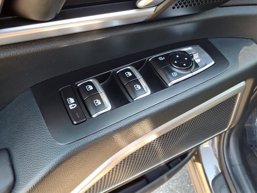 Used 2025 Kia Telluride S FWD image 21