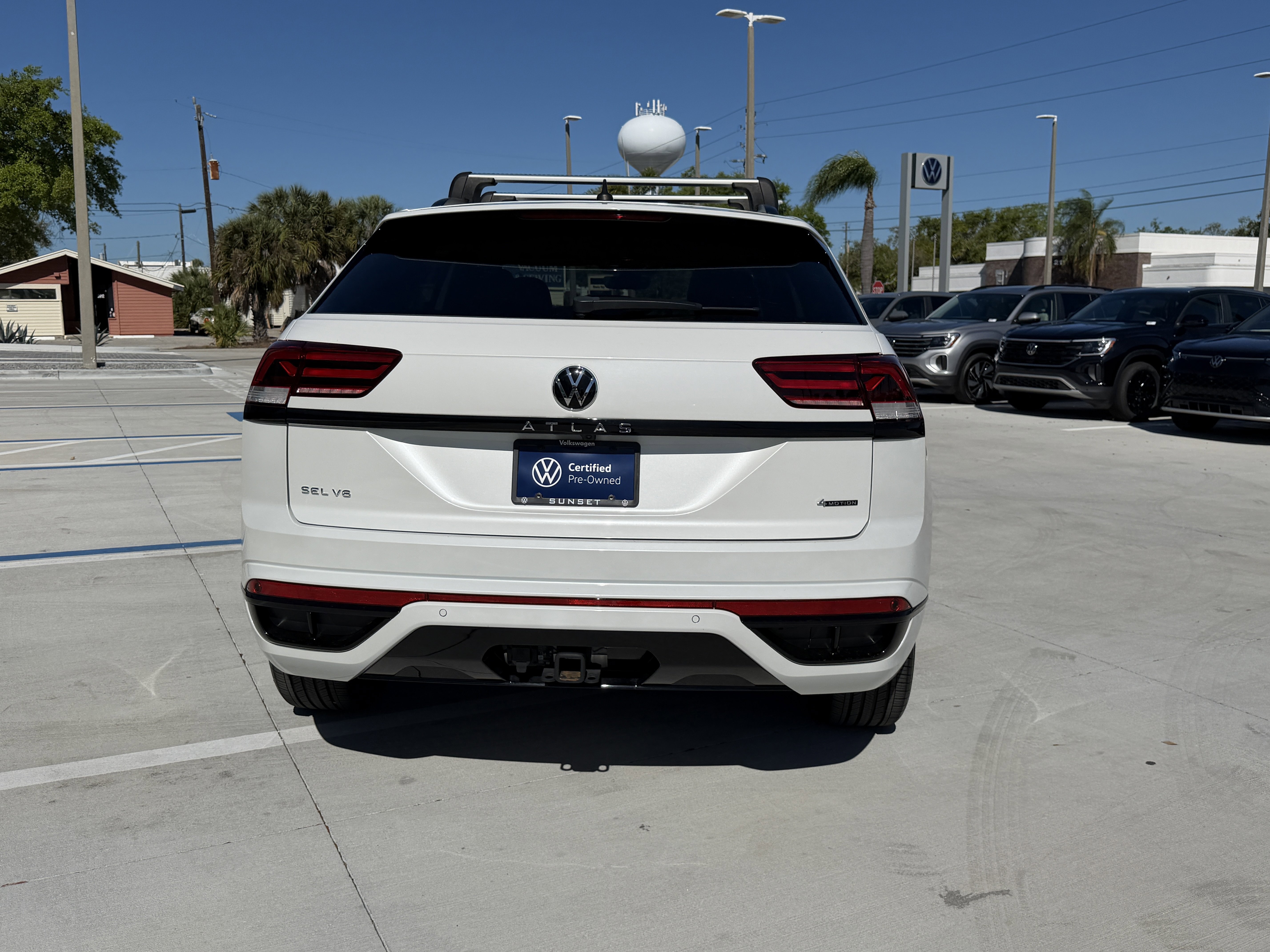 Used 2023 Volkswagen Atlas Cross Sport SEL R-Line image 4