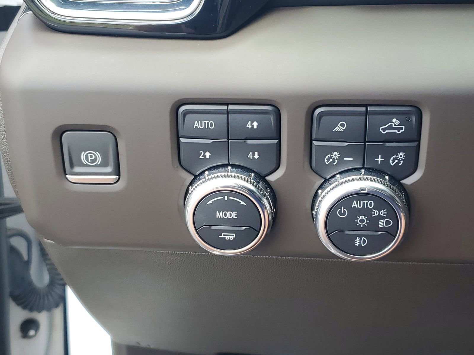 Used 2024 GMC Sierra 1500 Denali w/ Denali Reserve Package AWD/4WD image 29